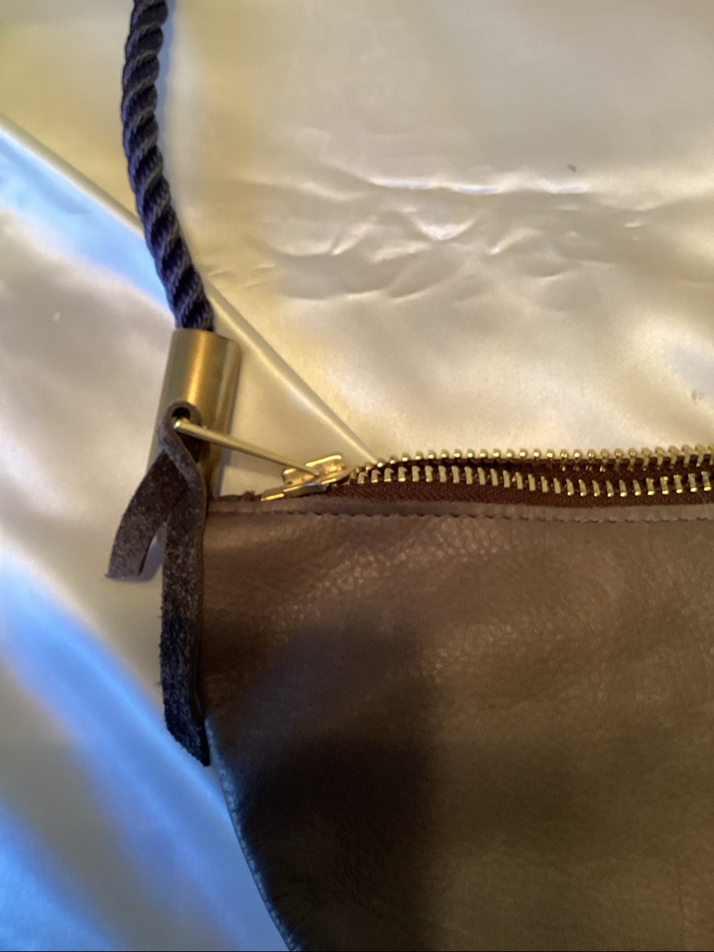 Gorgeous Wildwood Oyster Co. sling with blue rope strap - Picture 2 of 12